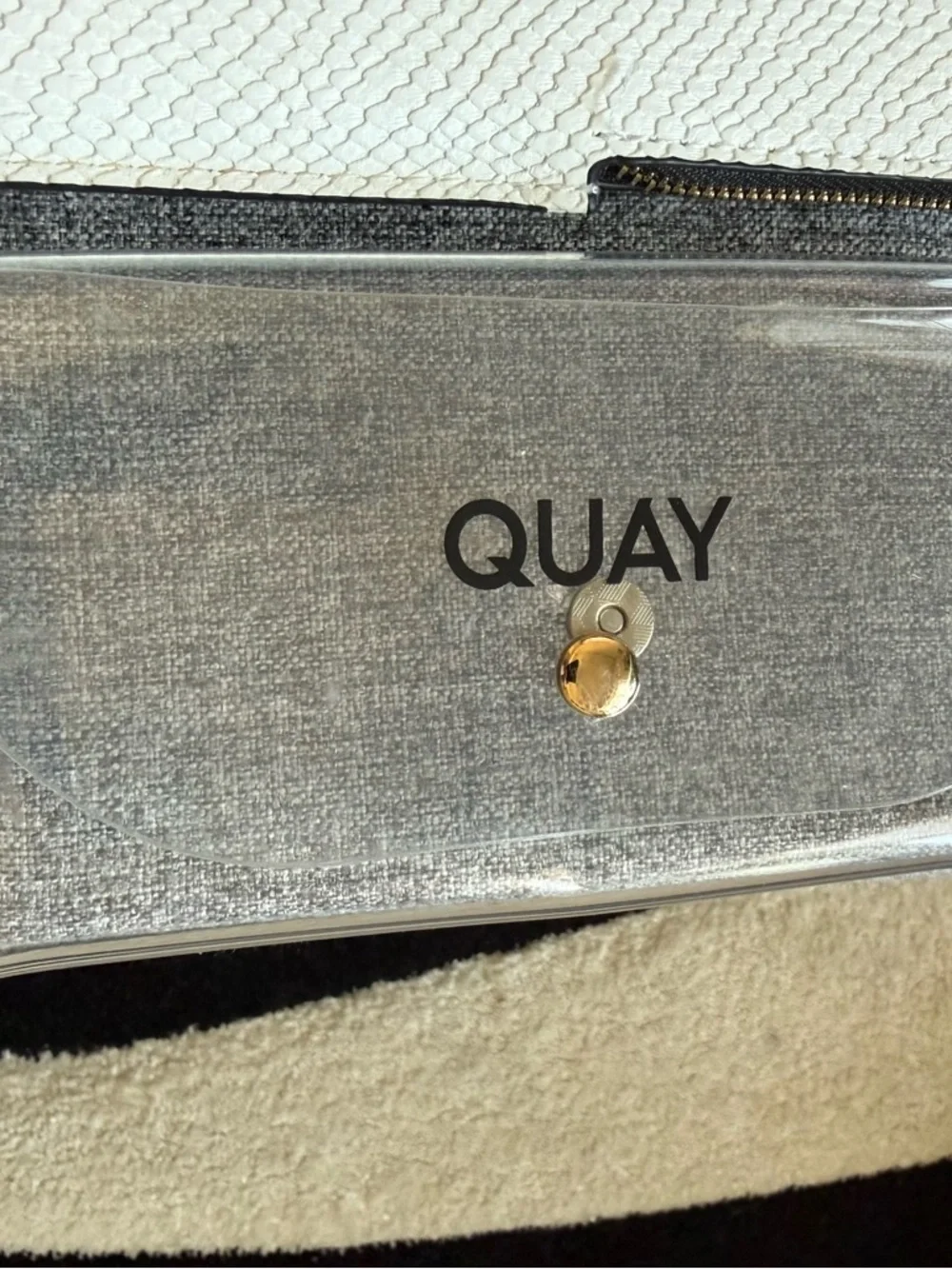Quay Australia Sunglasses with Sunglasses Case - Picture 7 of 7